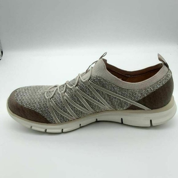 Skechers Glider Tuneful Slip On Sneaker 